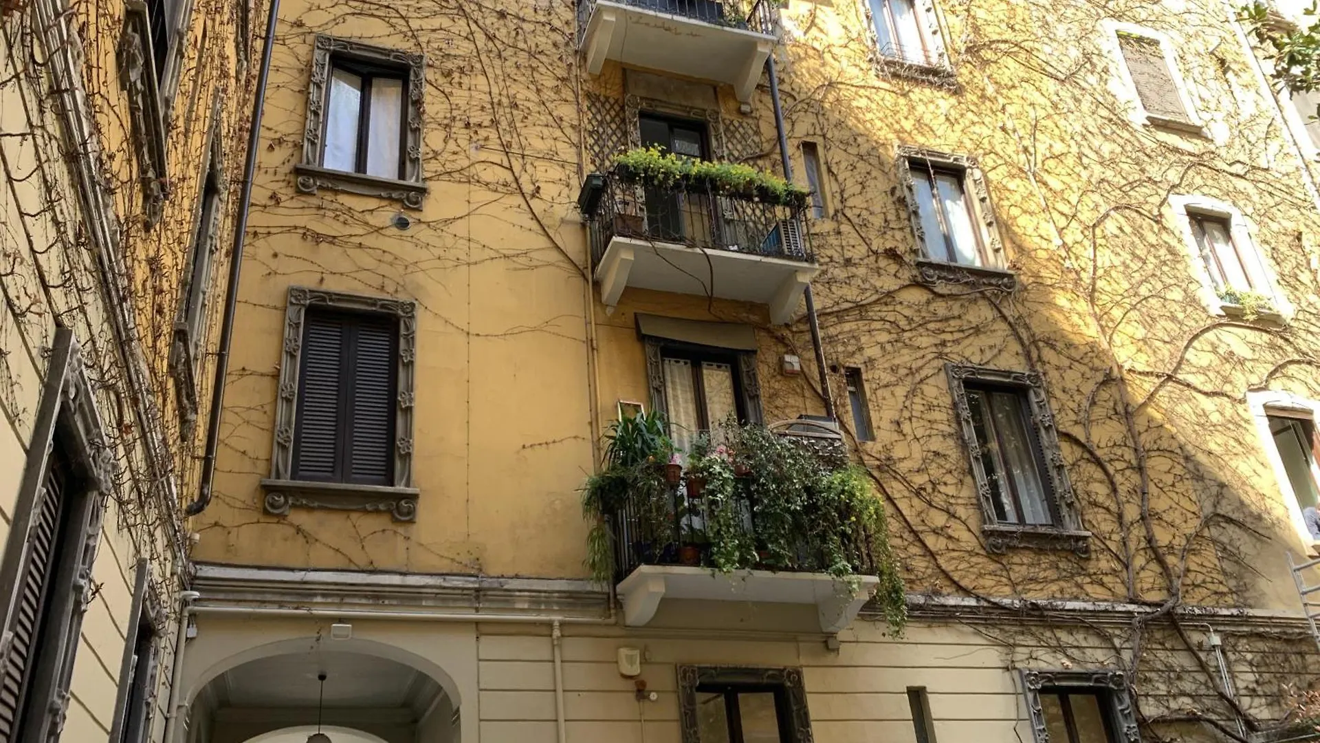 Splendido Quadrilocale Liberty in Porta Venezia Apartment Milan