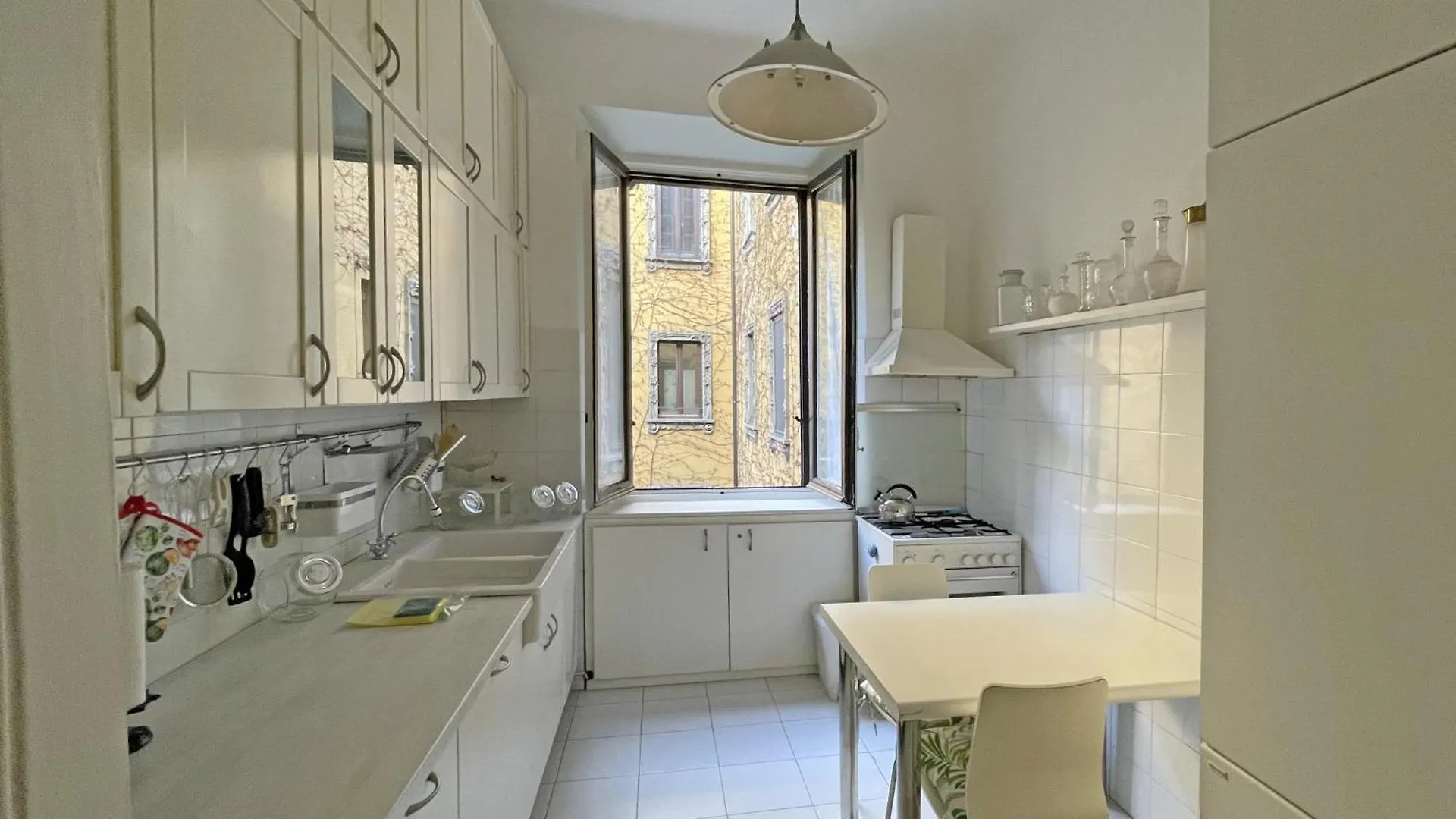 Splendido Quadrilocale Liberty in Porta Venezia Apartment Milan