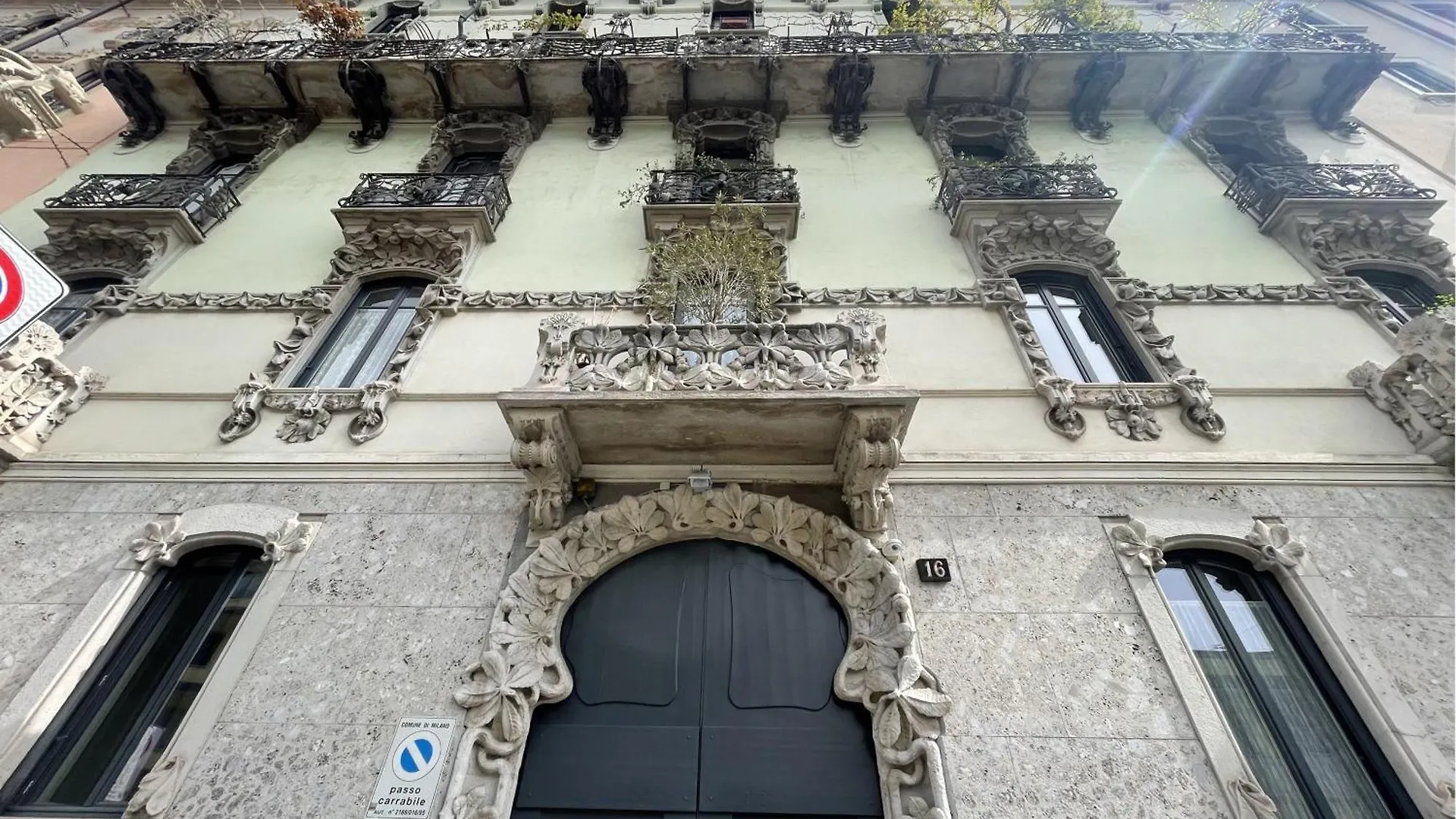 Splendido Quadrilocale Liberty in Porta Venezia Apartment Milan 0*,  Italy